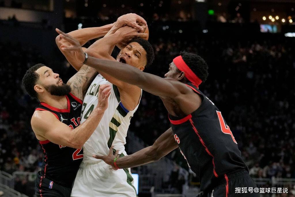 天津队鏖战雄鹿，西亚卡姆关键制胜