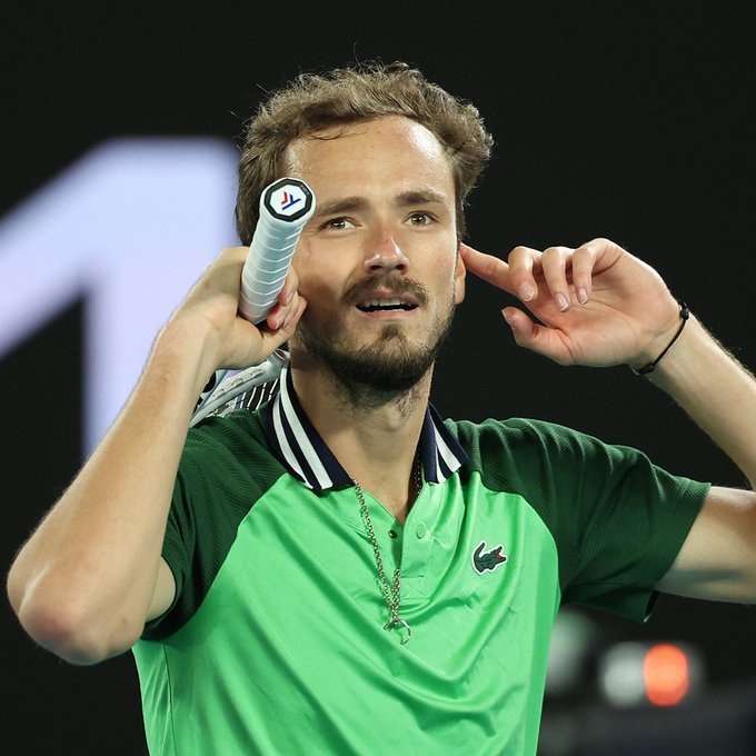 澳网力克法网，梅德韦杰夫惊艳四座